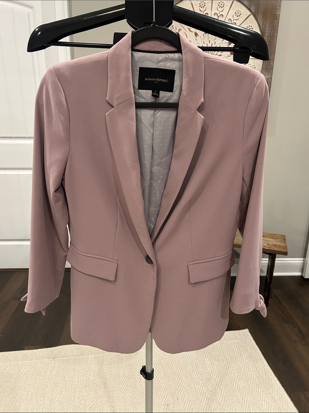 Banana Republic Women's Blazer - Dusty Rose / cute sleeves!